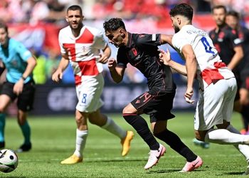 Hırvatistan uzatma dakikalarında yıkıldı