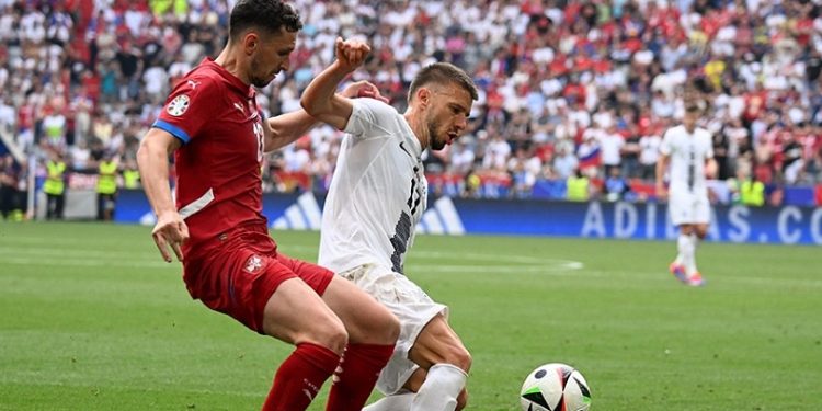 Sırbistan beraberliği son anda kurtardı