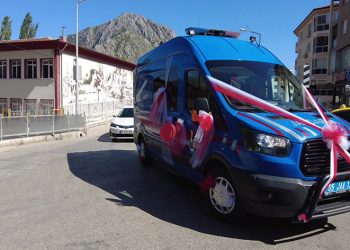 Jandarma aracı şehit çocuğunun sünnet arabası oldu