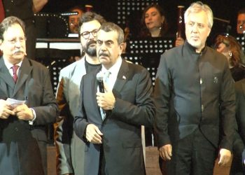 “Cumhuriyete Doğru” tiyatro oyunu