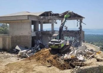 Erdek’te kaçak yapılarla mücadele