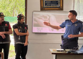 Narko Polislerinden annelere eğitim