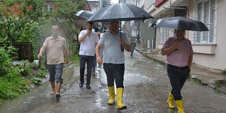 Ordu’da sağanak hayatı felç etti