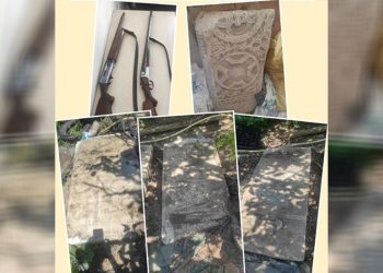 Tarihi eser operasyonunda mezar taşları ve mimari yapı parçası ele geçirildi