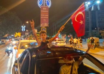 Bizim çocuklar kazandı, Bursalılar sokağa döküldü