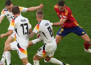 Ev sahibi dışarıda kaldı