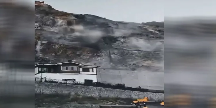 Bir hafta içinde ikinci kez evleri kayaların hedefi oldu