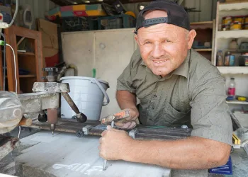 Mesleğini duyan ondan kaçıyor