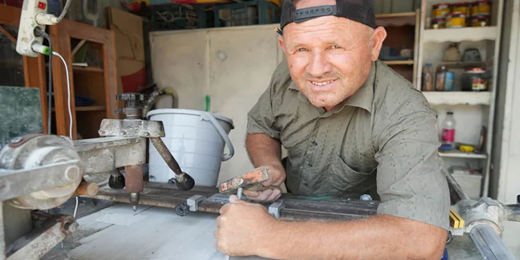 Mesleğini duyan ondan kaçıyor