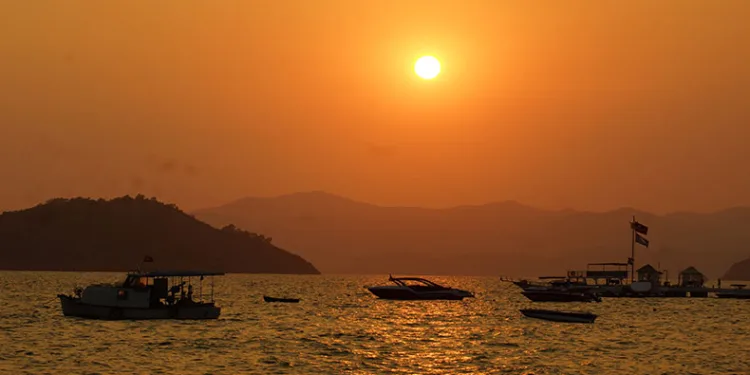 Fethiye’de gün batımı görsel şölen oluşturdu