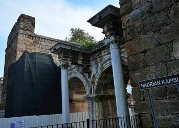 Antalya’nın sembolü Hadrian restore edilecek