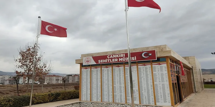 Kahraman şehitlerin eşyaları müzede sergileniyor