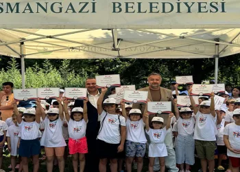 Genç yüzücüler sertifikalarını aldı
