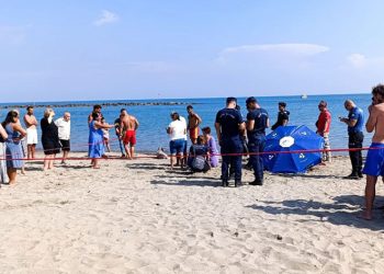 Denizde boğuldu, dakikalarca kalp masajı yapıldı ama kurtarılmadı