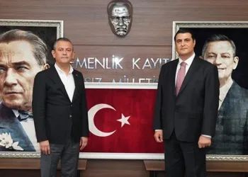 Özgür Özel’den övgü dolu sözler