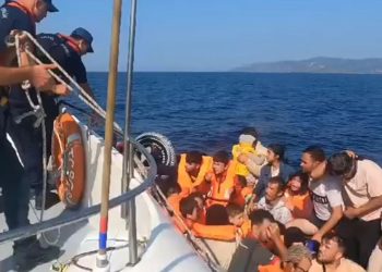 Ayvacık açıklarında 96 kaçak göçmen yakalandı