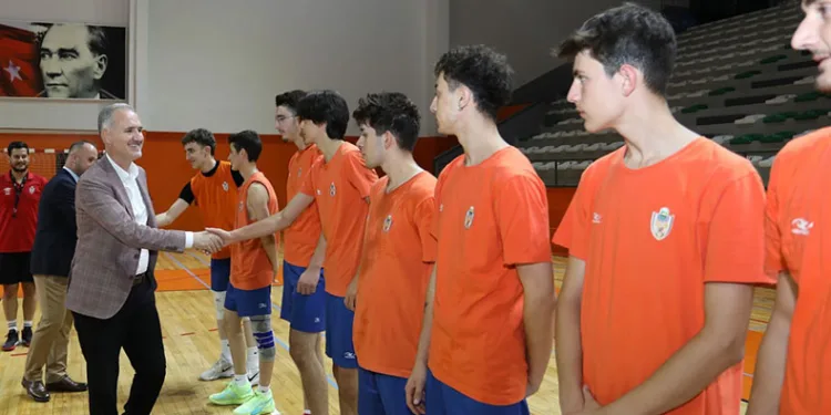 İnegöl Belediyespor sezon hazırlıklarına başladı