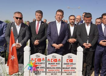 İmamoğlu deprem şehitliğini ziyaret etti