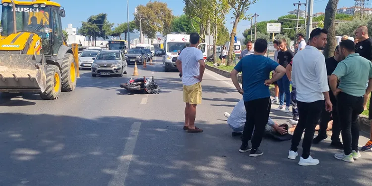 Bursa’da motosiklet ile otomobil çarpıştı: 2 yaralı