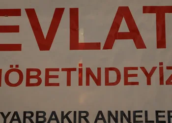 “Elindeki kalemi aldılar, kalem yerine silah verdiler”
