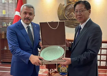 Çin Halk Cumhuriyeti Ankara Büyükelçisi Liu Rize çayına hayran kaldı