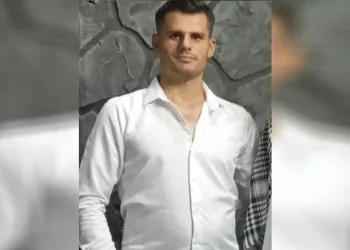 Aracını yıkarken elektrik akımına kapıldı