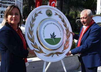 Atatürk’ün Bursa’ya gelişinin 100. yılı anısına çelenk sunumu yapıldı