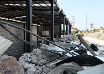 Osmangazi’de tarım arazileri kaçak yapılardan temizleniyor