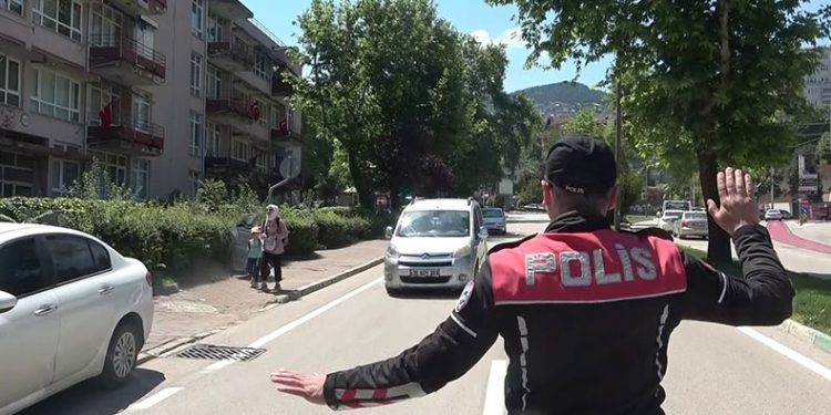 Bursa’da 17 yıl hapis cezasıyla aranan şüpheli yakalandı