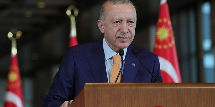 “Türk Milleti esareti kabul etmeyeceğini ilan etmiştir”