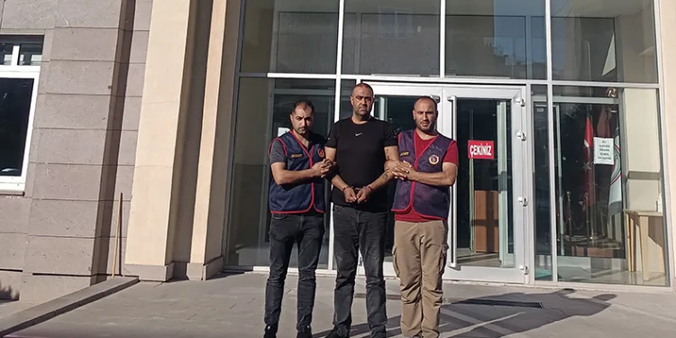 Turistleri gasp eden şüpheliler tutuklandı