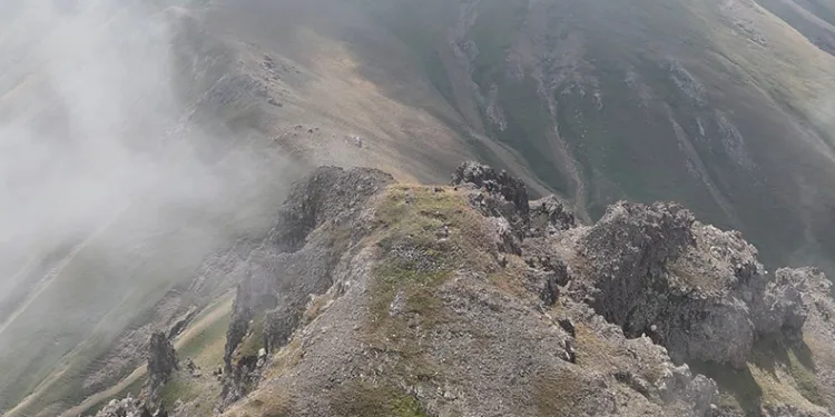 Sisler arasında büyüleyici manzara