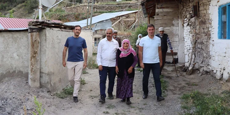 72 yaşında köyüne muhtar oldu