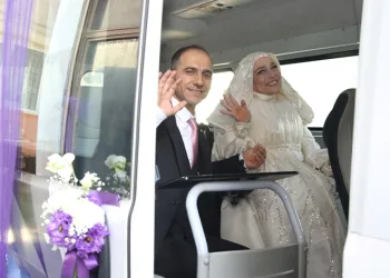 Engelsiz taksi gelin arabası oldu