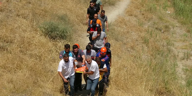 Suya giren iki kardeşten biri hayatını kaybetti