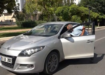 Cezanın şokuyla el frenini çekmeyi unuttu