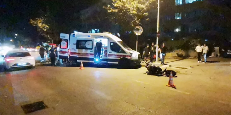 Mudanya’da motosiklet otomobile çarptı