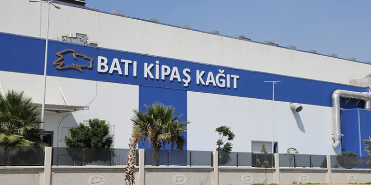 Kipaş Kağıt Fabrikası’ndaki yangın 43 gündür devam ediyor