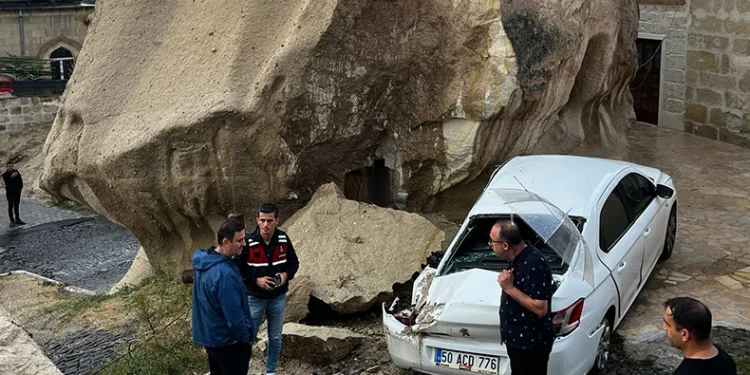 Kapadokya’yı sel vurdu
