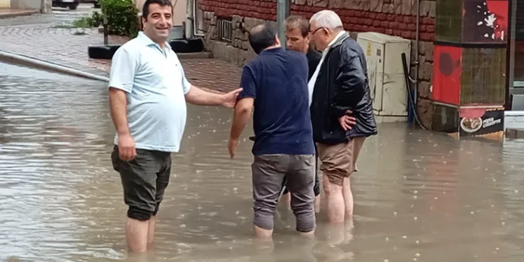 Samsun’da sağanak: Bafra sular altında