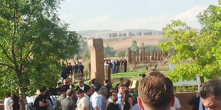 Cumhurbaşkanı Erdoğan’dan Selçuklu Mezarlığı ziyareti