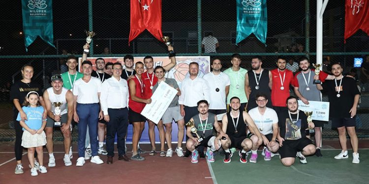 Zafer Turnuvası’nda kupalar sahiplerini buldu