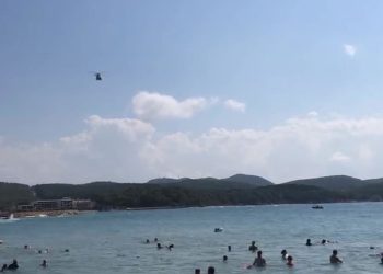 Serinlemek için girdiği denizde kayboldu