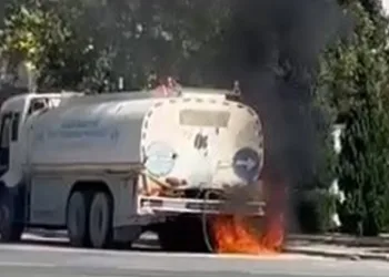 Elazığ’da su tankeri alev aldı