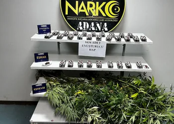 Evinde bin 634 hap ele geçirildi