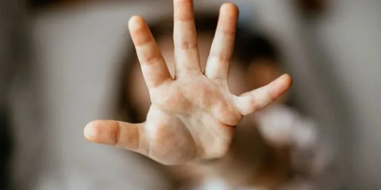 Karı koca çift cinsel istismar suçundan tutuklandı