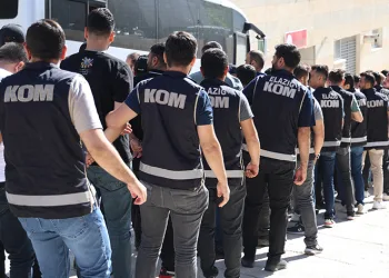 “Kuyu-16” operasyonunda yakalanan şüpheliler adliyeye sevk edildi