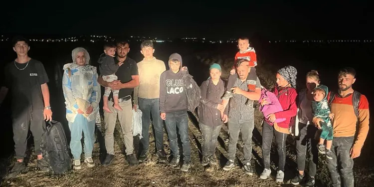 Edirne’de 24 düzensiz göçmen yakalandı