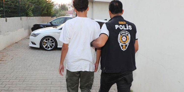 Mersin’de müstehcen yayın operasyonu