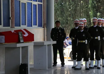 İzne gelen sözleşmeli onbaşı arkadaşı tarafından öldürüldü